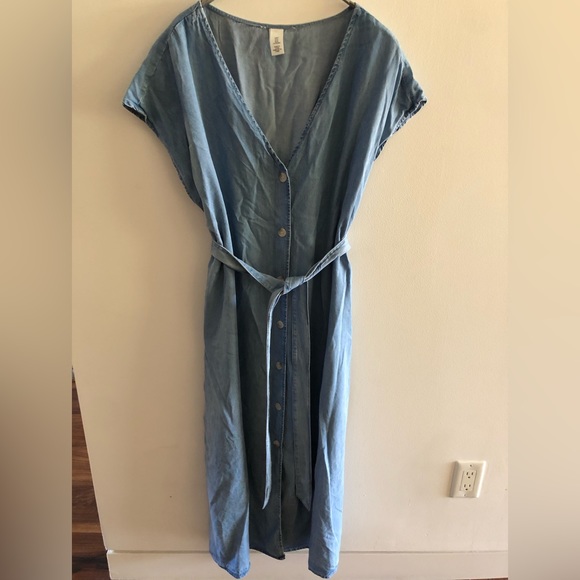 H&M Mama Maternity Chambray denim dress size Medium - Picture 1 of 4